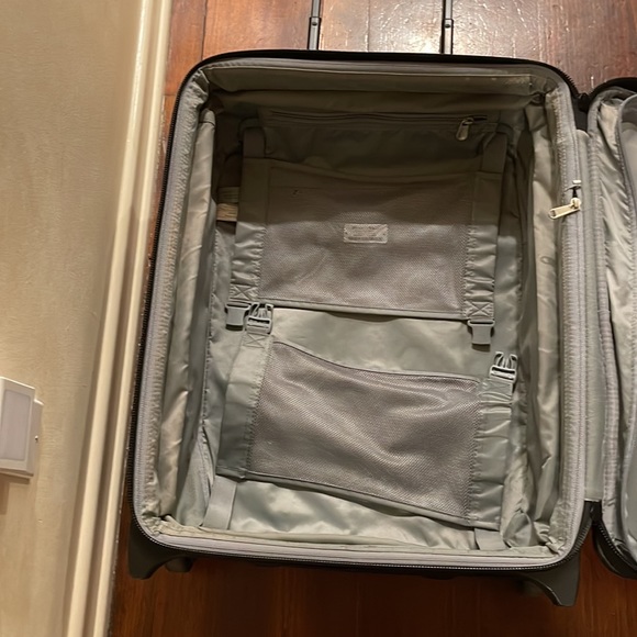 Briggs & Riley Carry-on Spinner - Picture 9 of 14